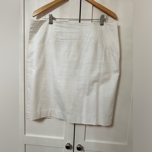 Knee length skirt - Picture 2 of 2